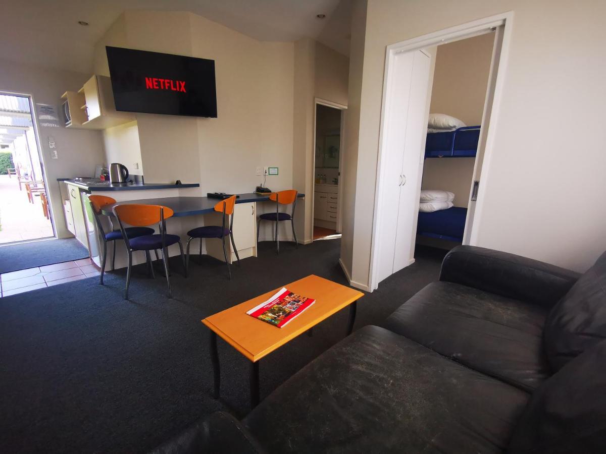 Airport Birches Motel Крайстчърч Екстериор снимка