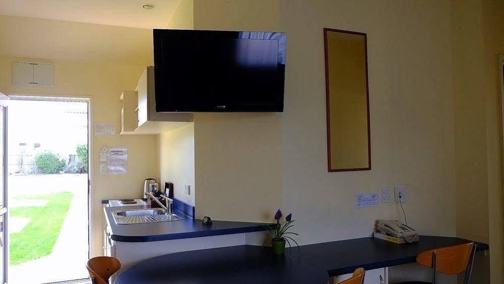 Airport Birches Motel Крайстчърч Екстериор снимка