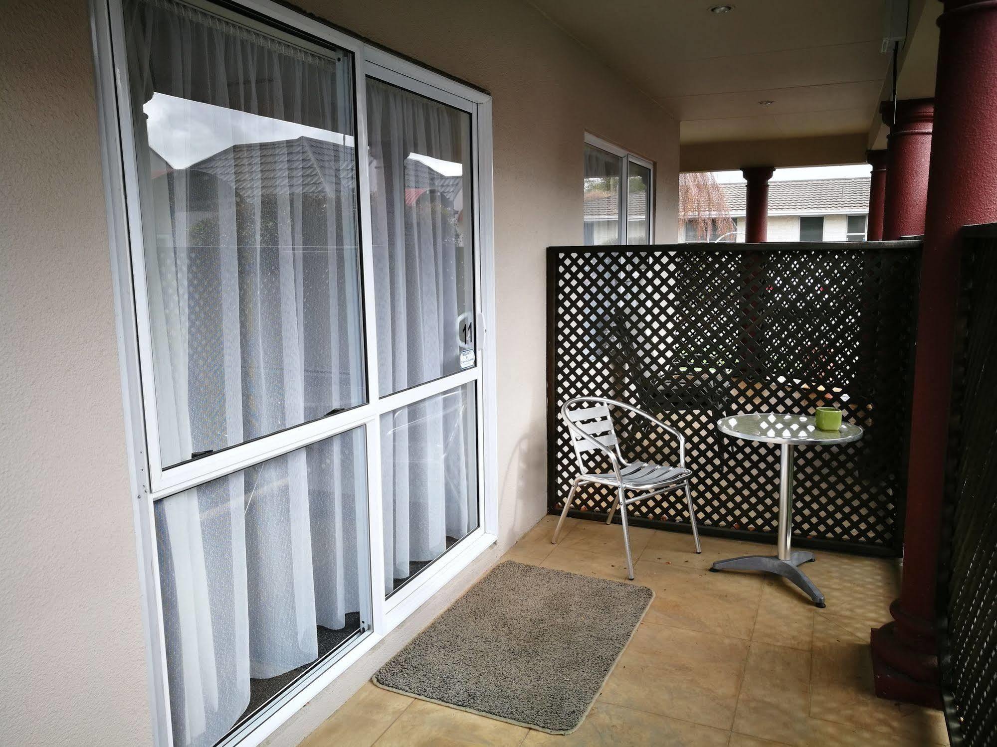 Airport Birches Motel Крайстчърч Екстериор снимка